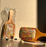 برس چوبی رنگارنگ